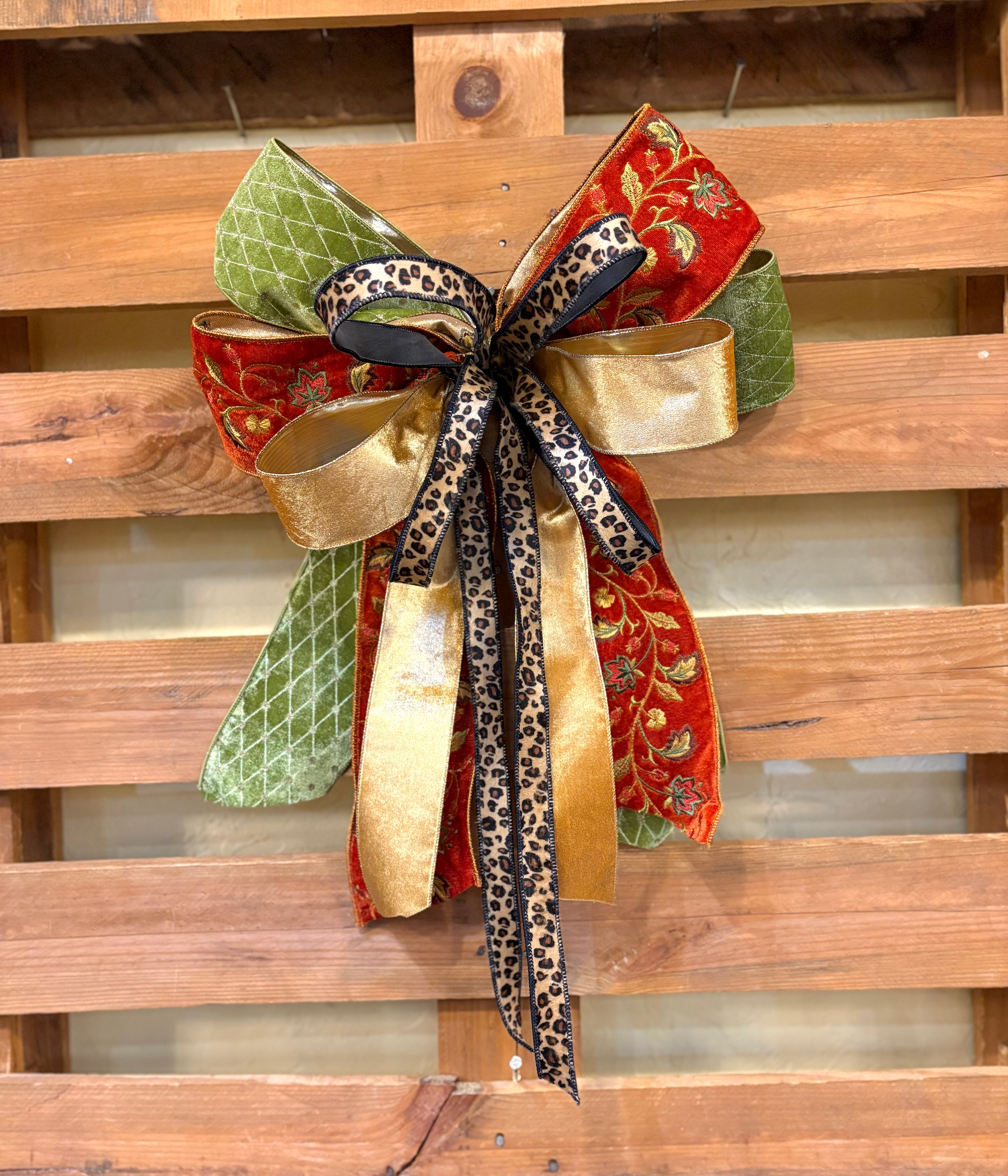 Gilded Leopard Bow