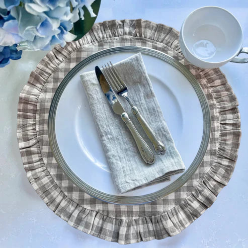 Linen Ruffled Round Placemat